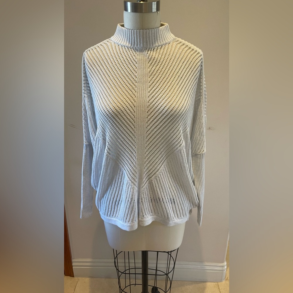 Vintage white/silver knitted turtleneck with silver sparkle thread sz XS